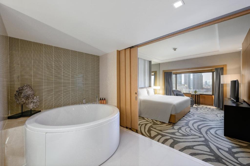 センタラ グランド アット セントラル プラザ ラープラオ バンコク (Centara Grand at Central Plaza Ladprao Bangkok)