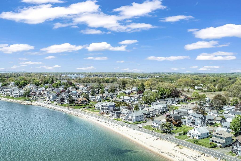 Beachside in Branford, Stamford