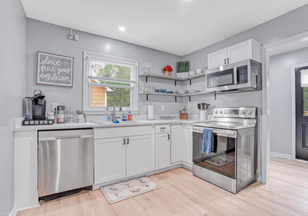 Stylish Home Near Uptown, UNC, and More!, Charlotte