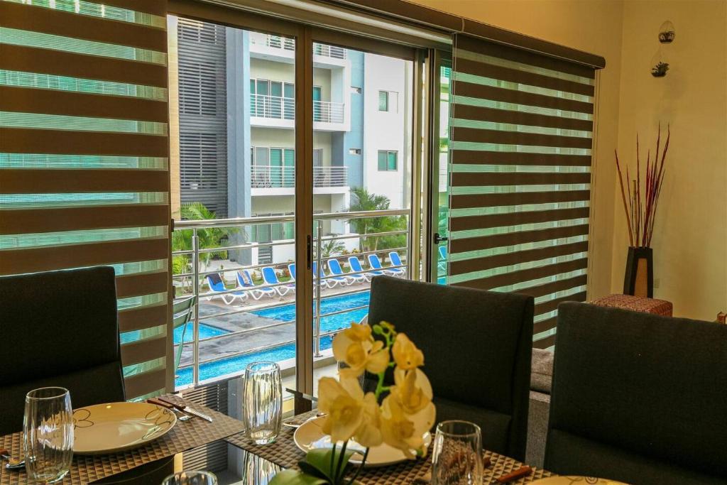 2BR 2BA Aptm - centric - near the beach - amazing pool, Mazatlán