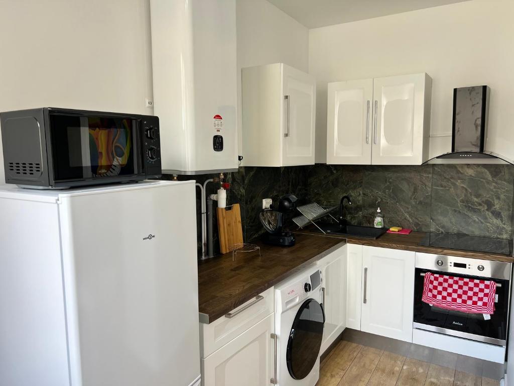 011 CHIC & COSY STUDIO 40m2 HYPERCENTRE WIFI SMART TV NETFLIX - 4