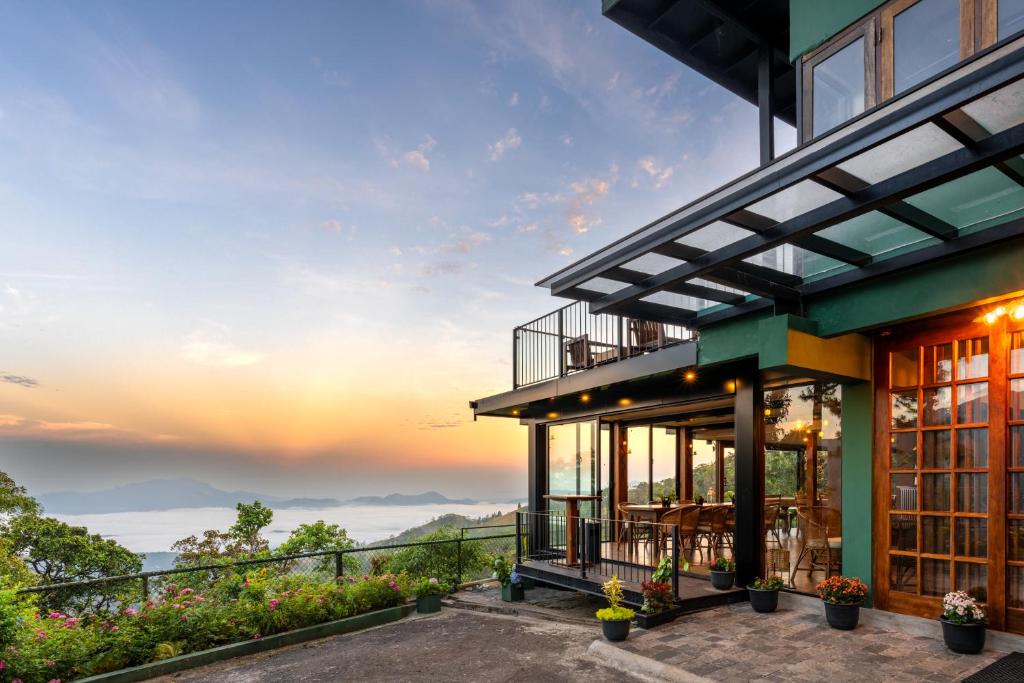 THE RIVERSTON GRAND レストラン