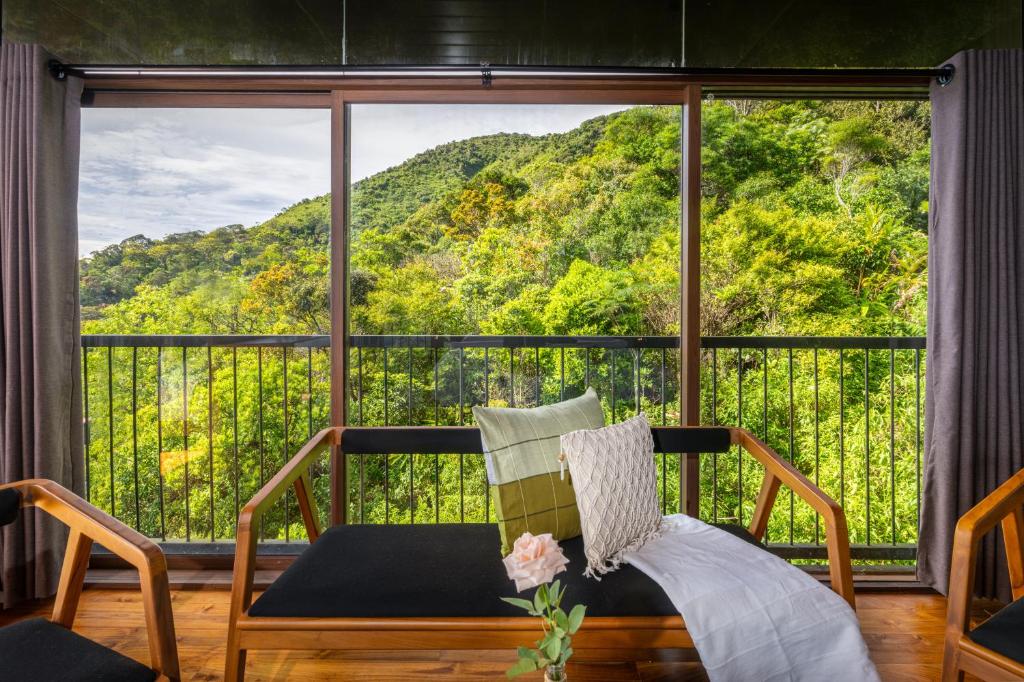 THE RIVERSTON GRAND 周辺案内