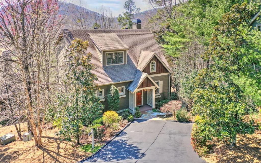 Doctors Orders - Refresh and recharge with peaceful views and a cozy hot tub, Marblehill