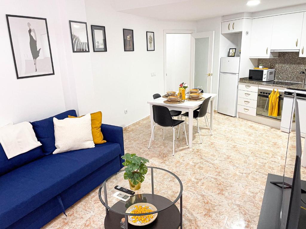 Yellow Apartment Lloret - 4