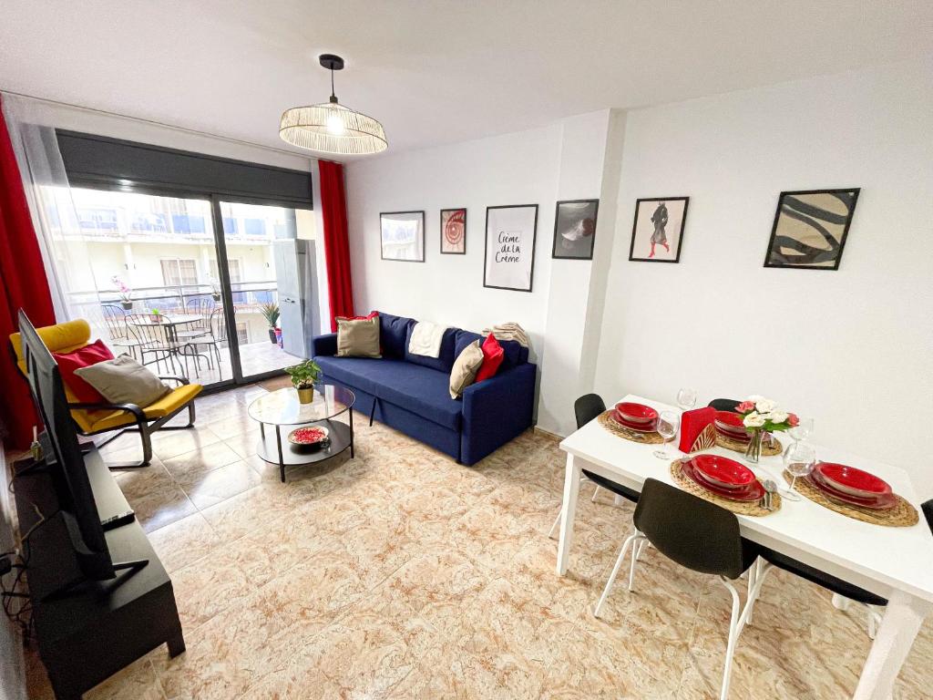 Red Apartment Lloret - 3