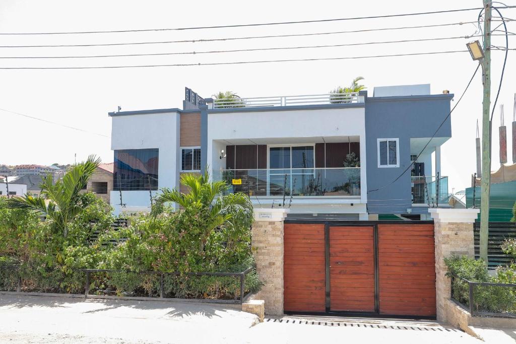 2 BR Executive Suite, Accra