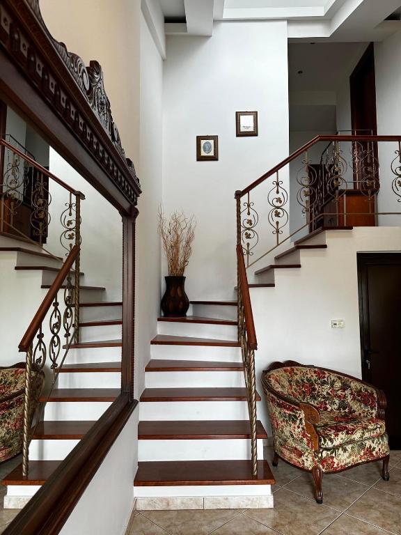 Ariadnishouse, Néa Karváli