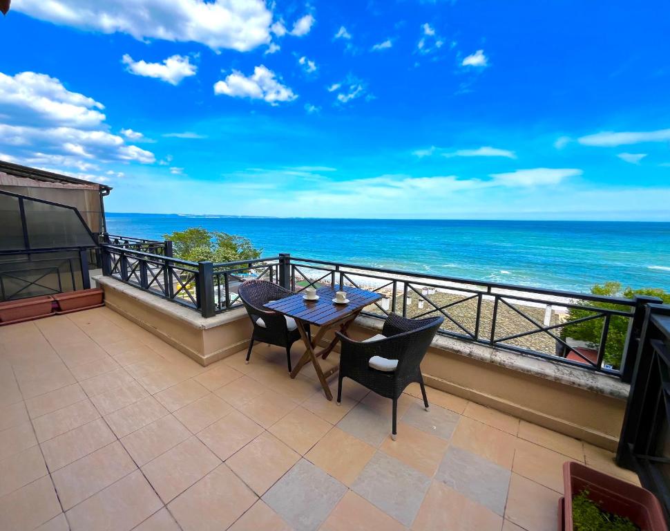 Sirena apartament First Line, Zlaté písky