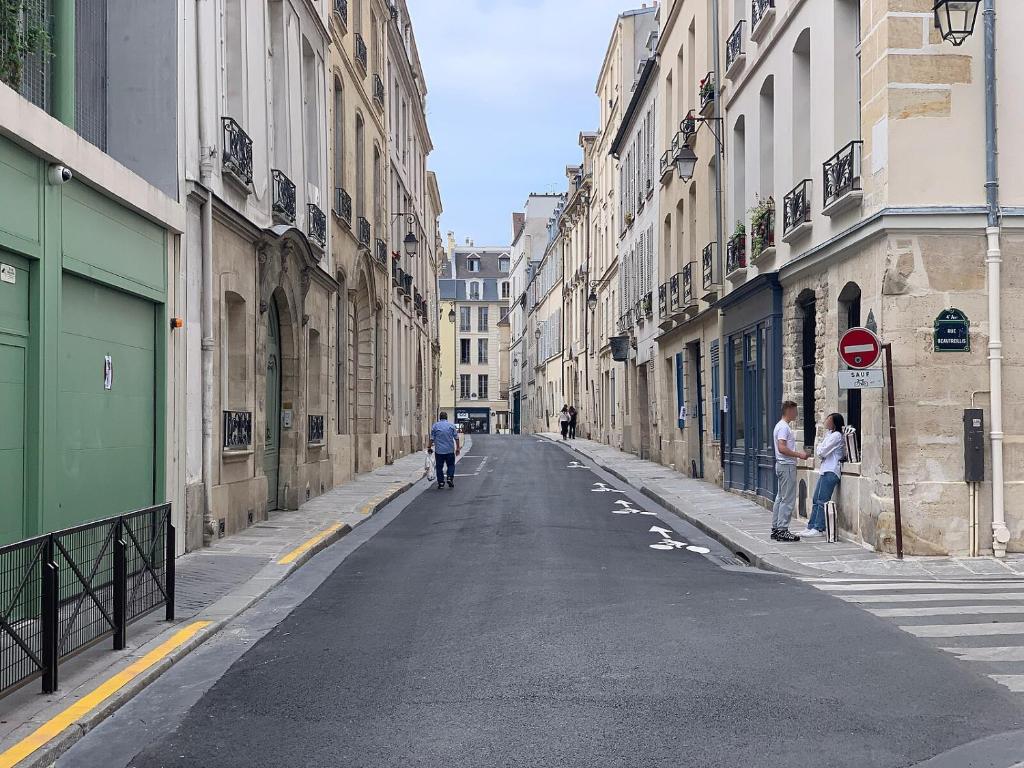 Suite Du Lion/AC Historic Flat, Marais, 4-5 Guests - 2