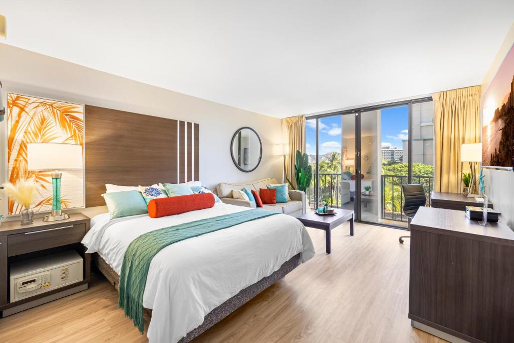 Relaxing & Cozy Coastal Studio with FREE Parking!, Honolulu