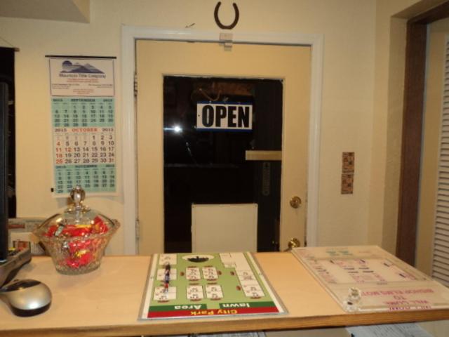 Bishop Elms Motel photo