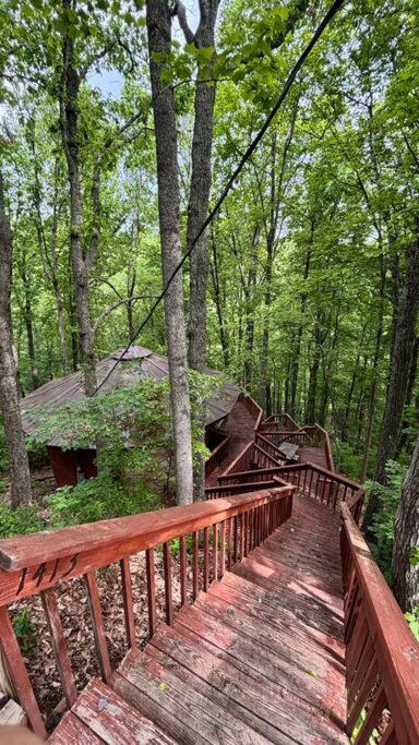 Secluded, Gatlinburg Treehouse!, Gatlinburg