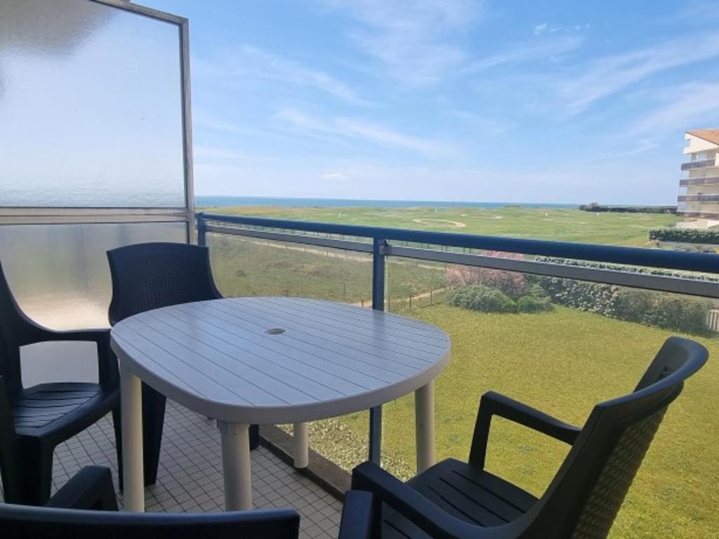 Bel appartement avec 1 chambre, parking, animaux admis, près du golf - FR-1-323-539 - 1