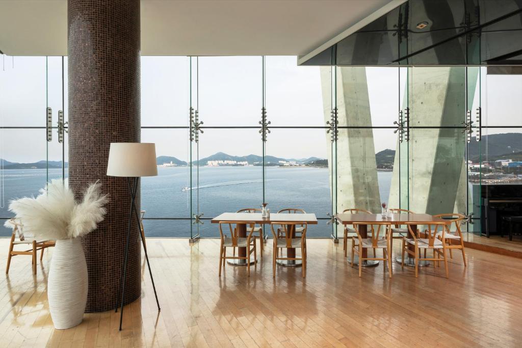 Surrounding environment, Hidden Bay Hotel. in Yeosu-si