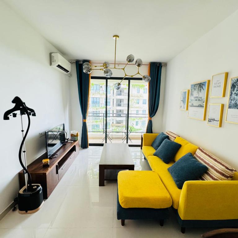 Cozy 2B1R condo Forest City