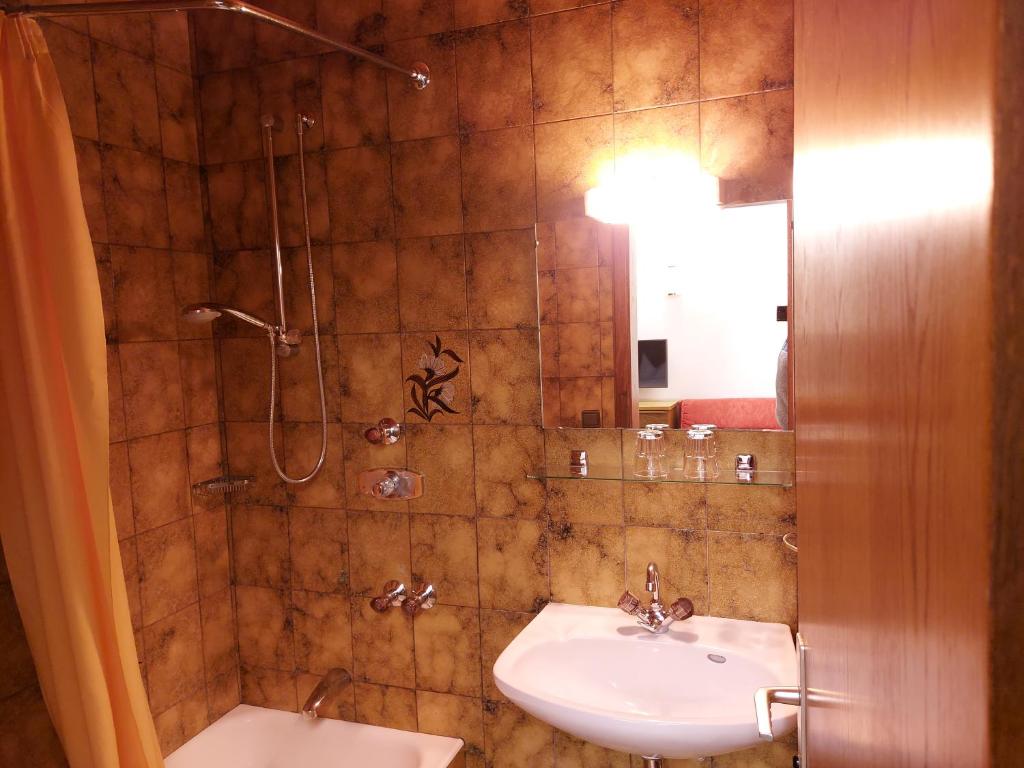 Hotel Schuster - 3