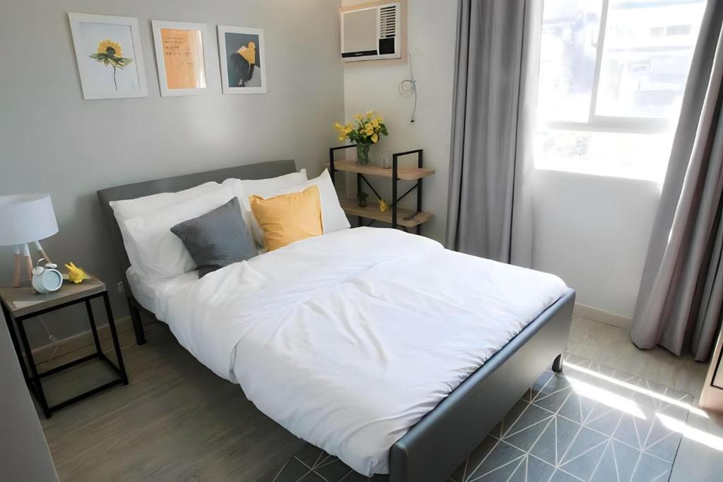 Heart of Cebu + fast wifi + Netflix, Cebu City