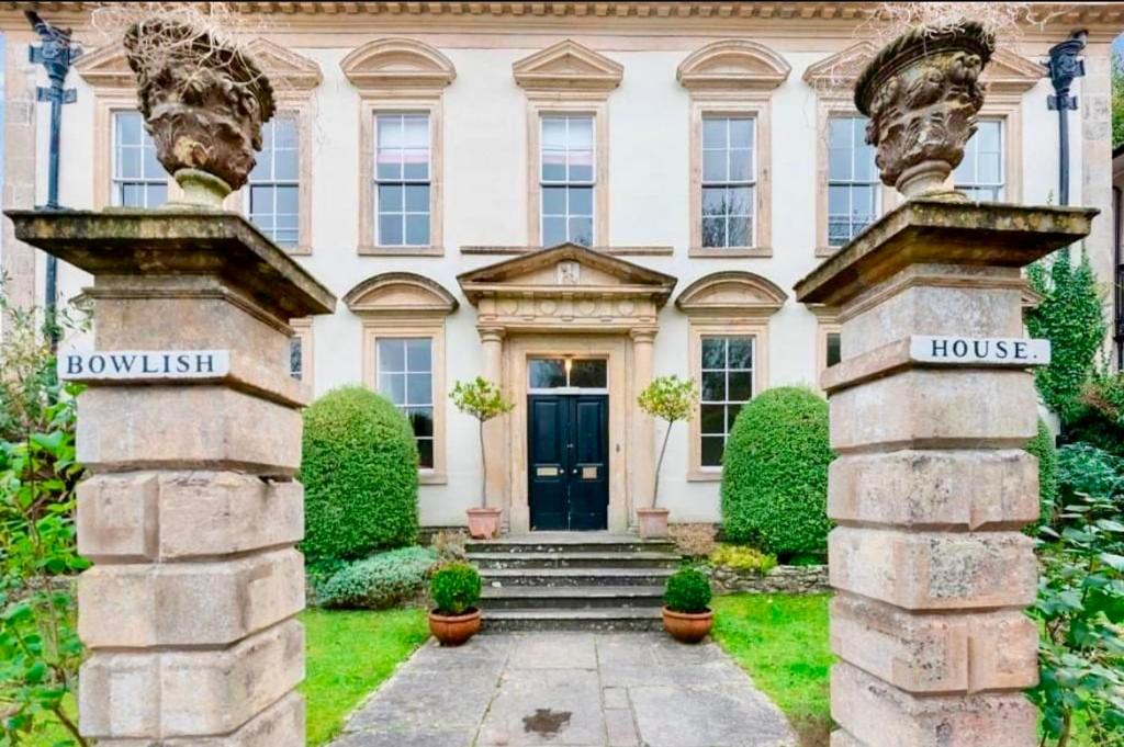 Bowlish House エントランス