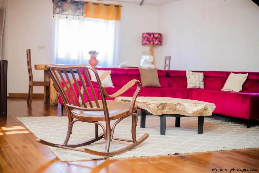 MANGA BLUE'S GUEST HOUSE，位于菲亚纳兰楚阿的酒店