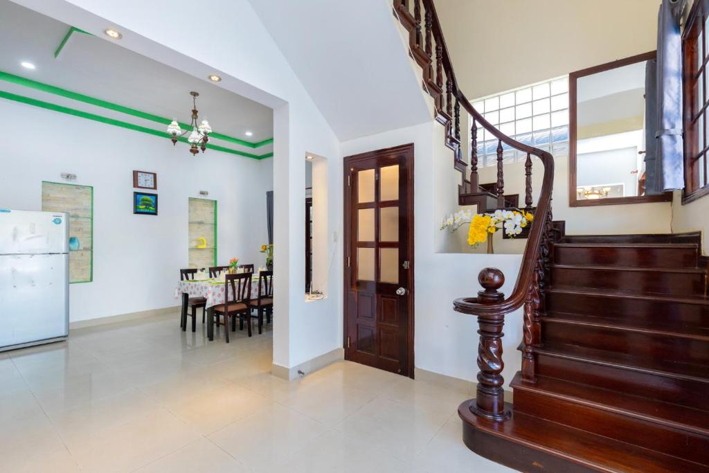 Villa Ho Boi 47 - Gan Bien Bai Sau - Phong Khach Co May Lanh