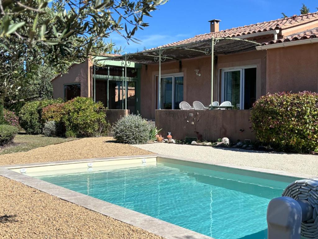 La Villa Tanamera, très jolie maison piscine, à 2 pas du centre-ville - 2
