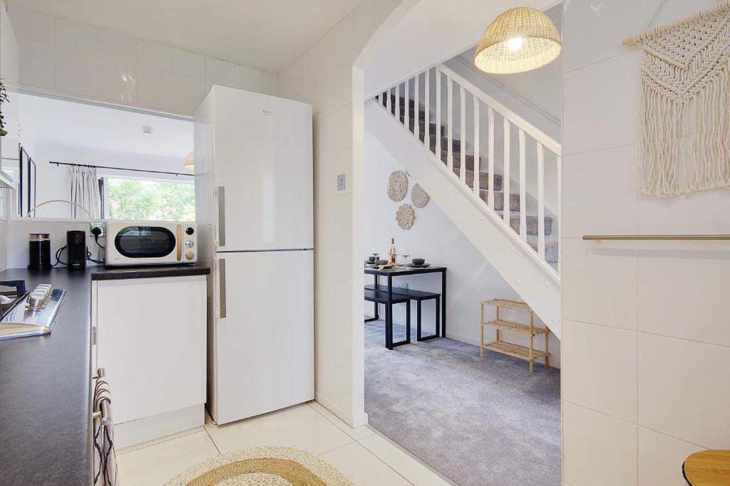Seapoint- Boho Coastal Retreat near Sandbanks! photo 5