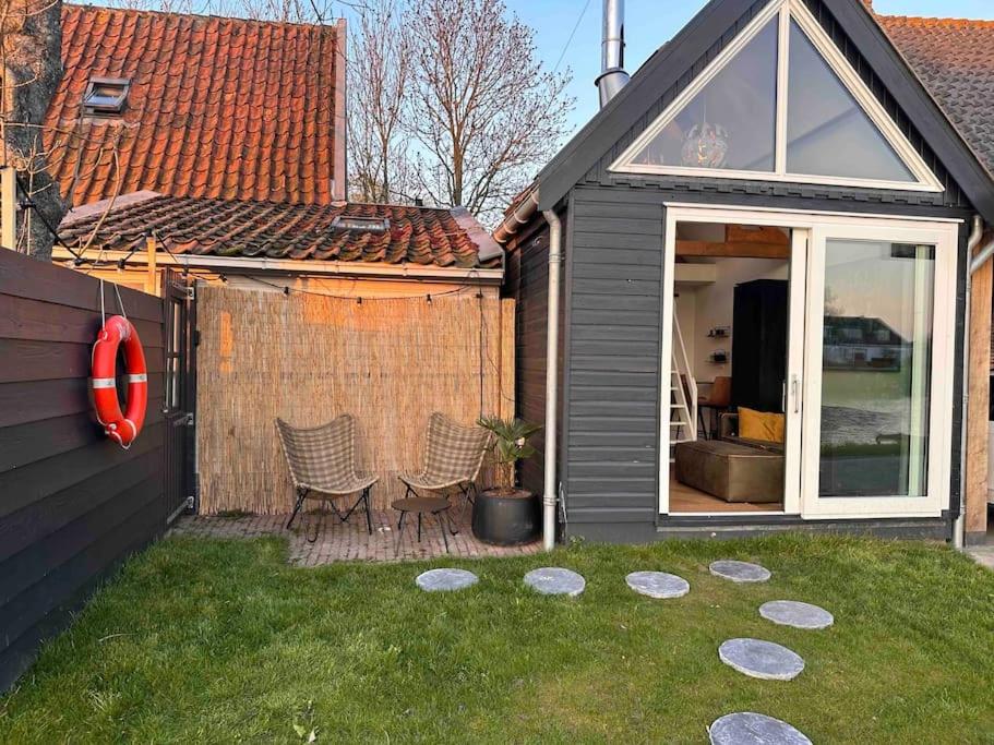 Tiny house of Picasso, Warmenhuizen