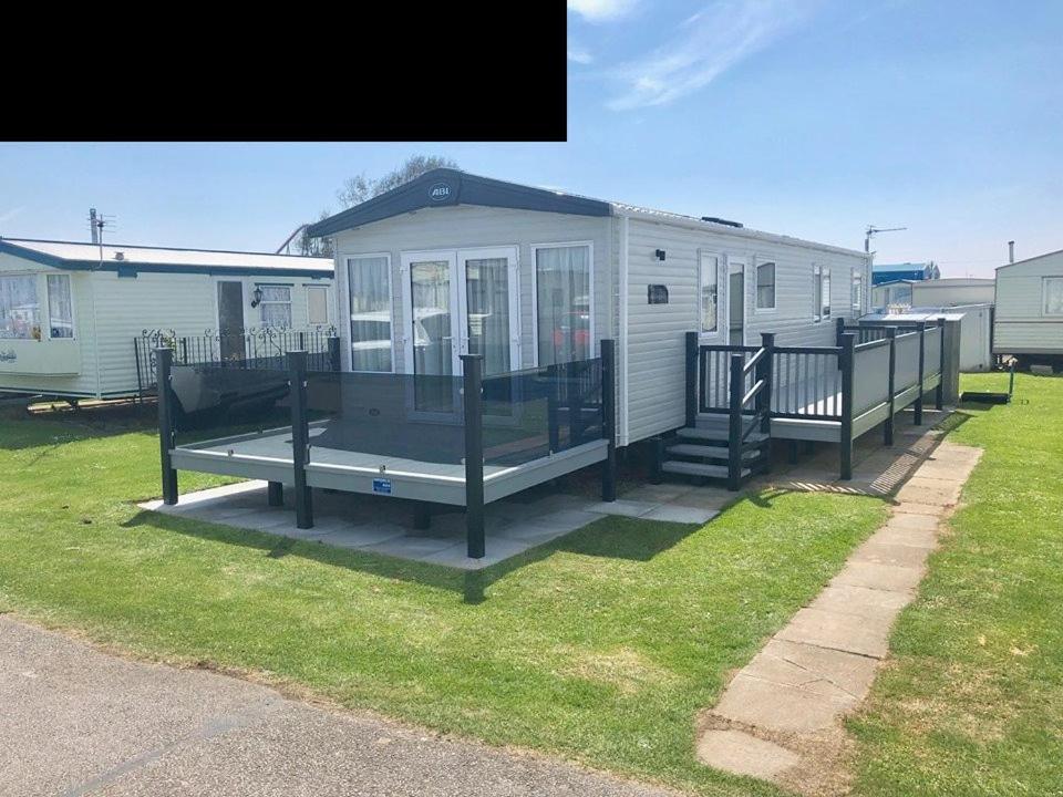 KINGFISHER ELM 483 facing park ,central heated & double glazed, Ingoldmells