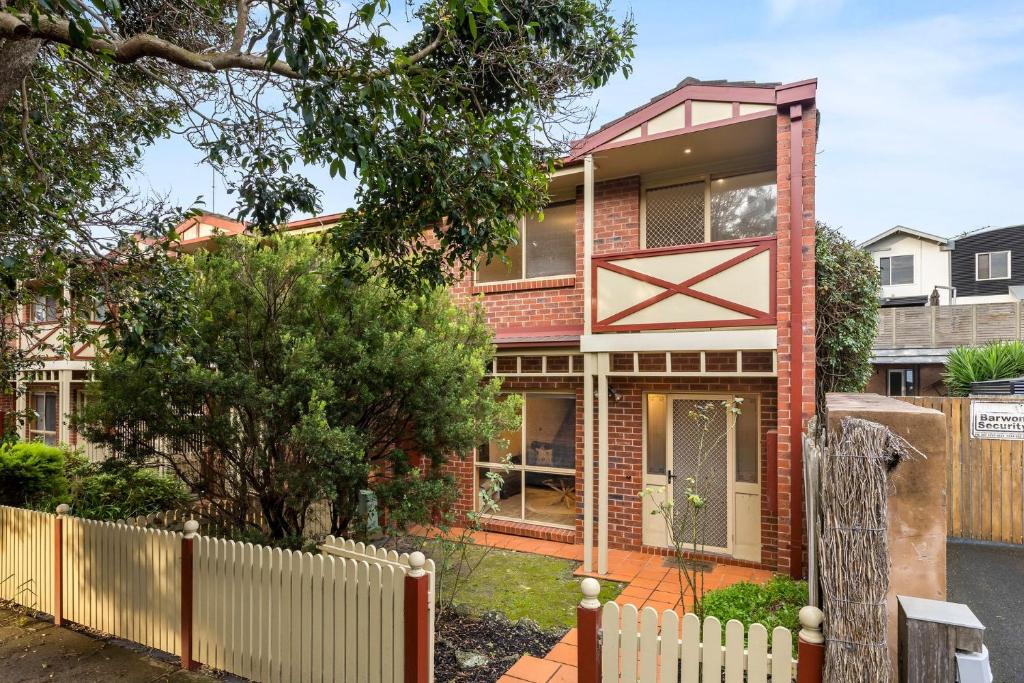 Simpson Getaway 4, Point Lonsdale