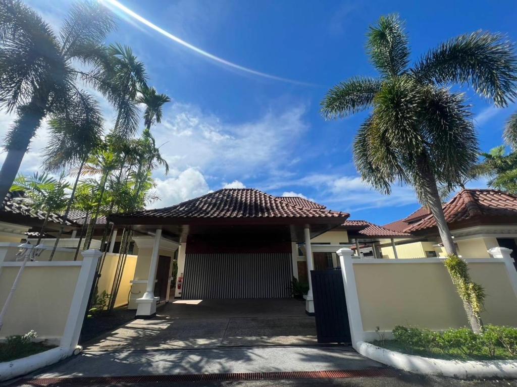 奢华泳池花园别墅步行到海滩, Phuket