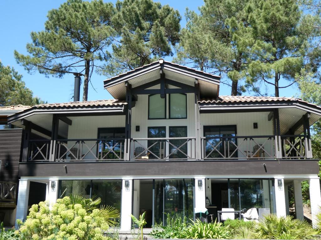 Maison au calme entre Océan et Lac, vue sur le golf, piscine chauffée, classée 4 étoiles - 2
