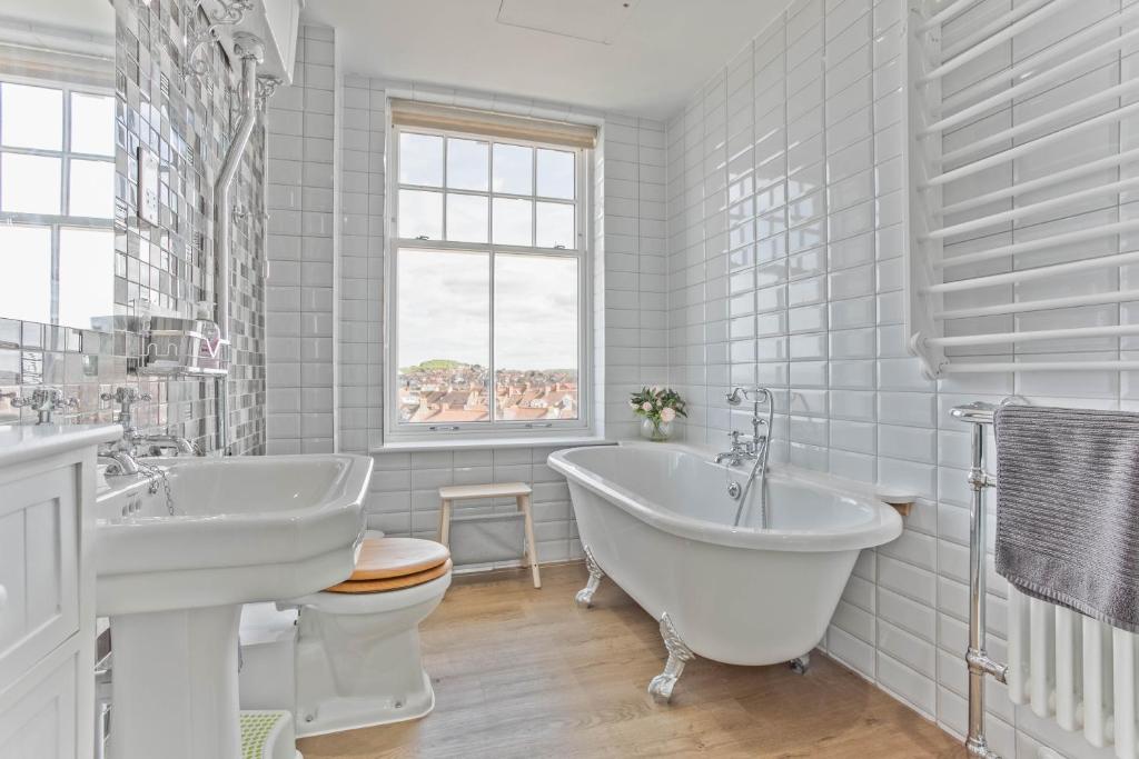 Time and Tide - Crabpot Cottages - Apartment with Amazing sea views, Sheringham