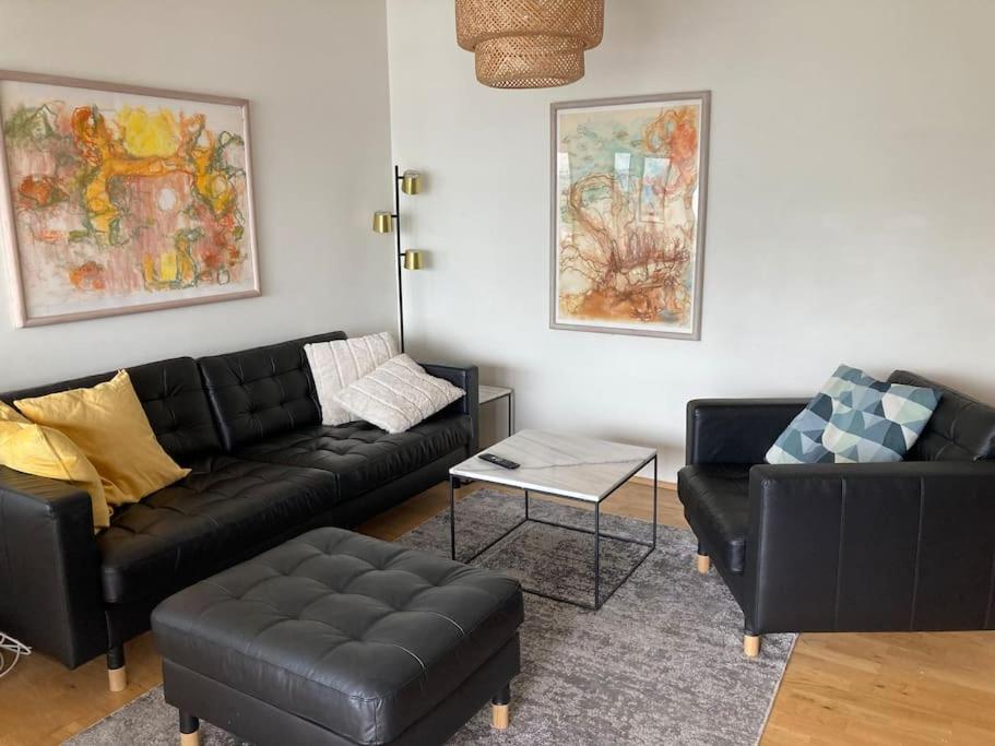 Spacious flat - magnificent view, Reykjavík