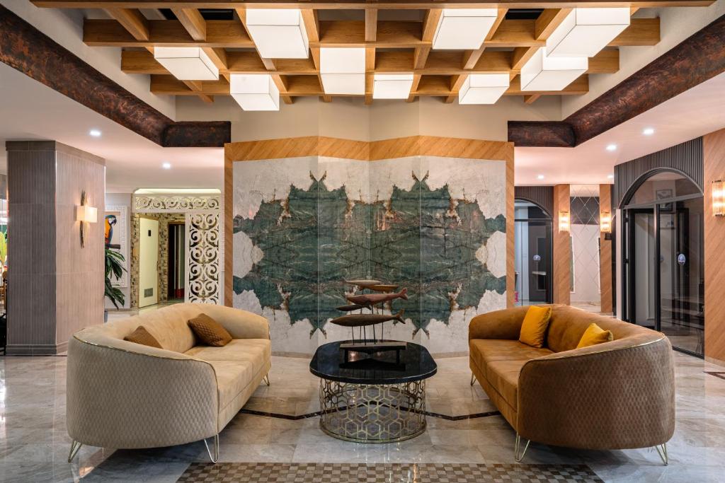 Club Big Blue Suit Hotel - All Inclusive Plus — Hotel building in Alanya