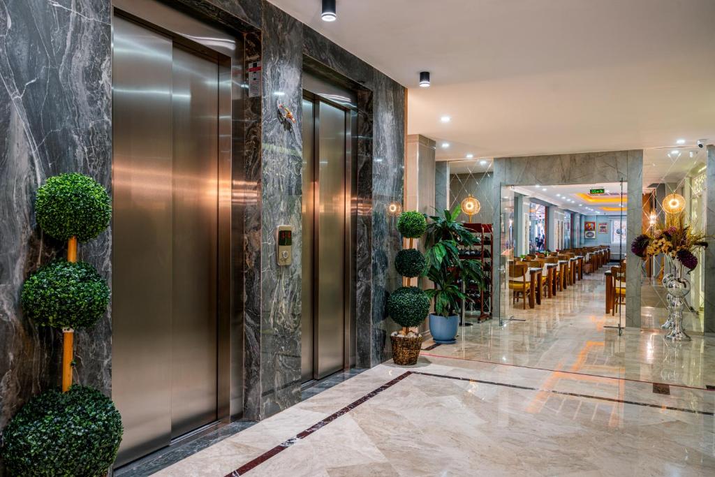 Club Big Blue Suit Hotel - All Inclusive Plus — Hotel building in Alanya