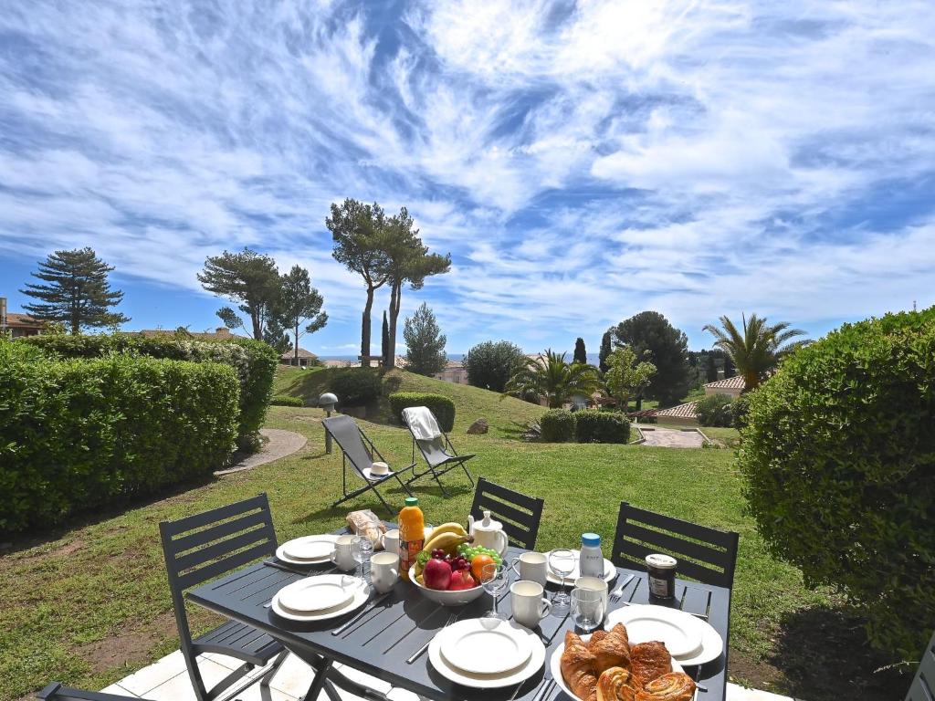 Apartment Le Village - C6013 by Interhome - 1