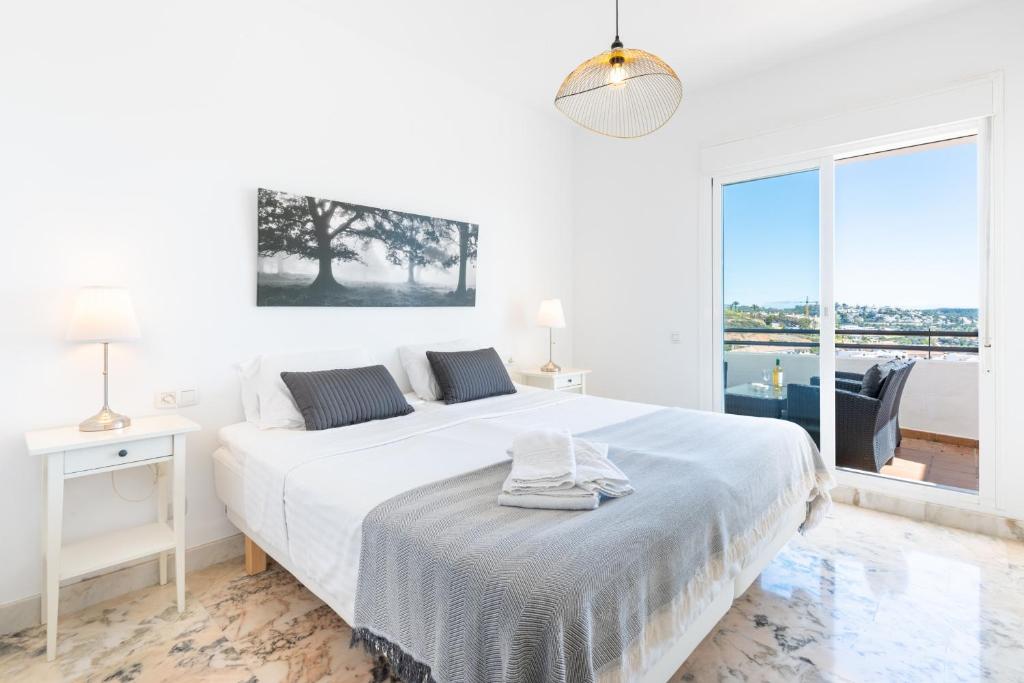 Penthouse La Cala with dual terraces and spectacular ocean views - 3