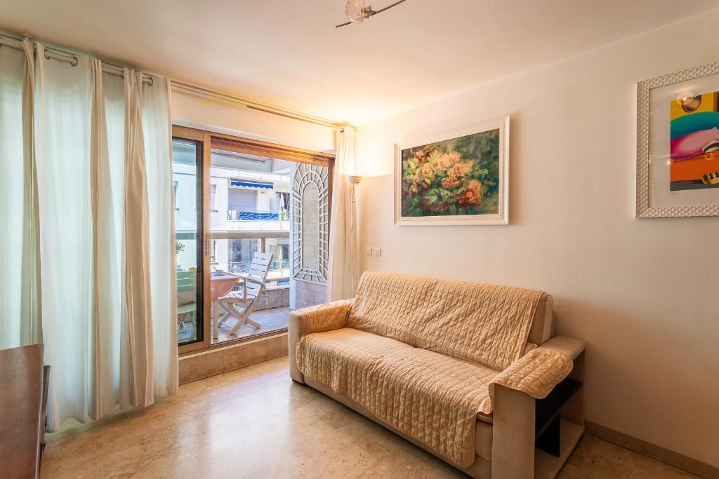 MASSENET VIEW AP4168 Nice, by Riviera Holiday Homes - 5