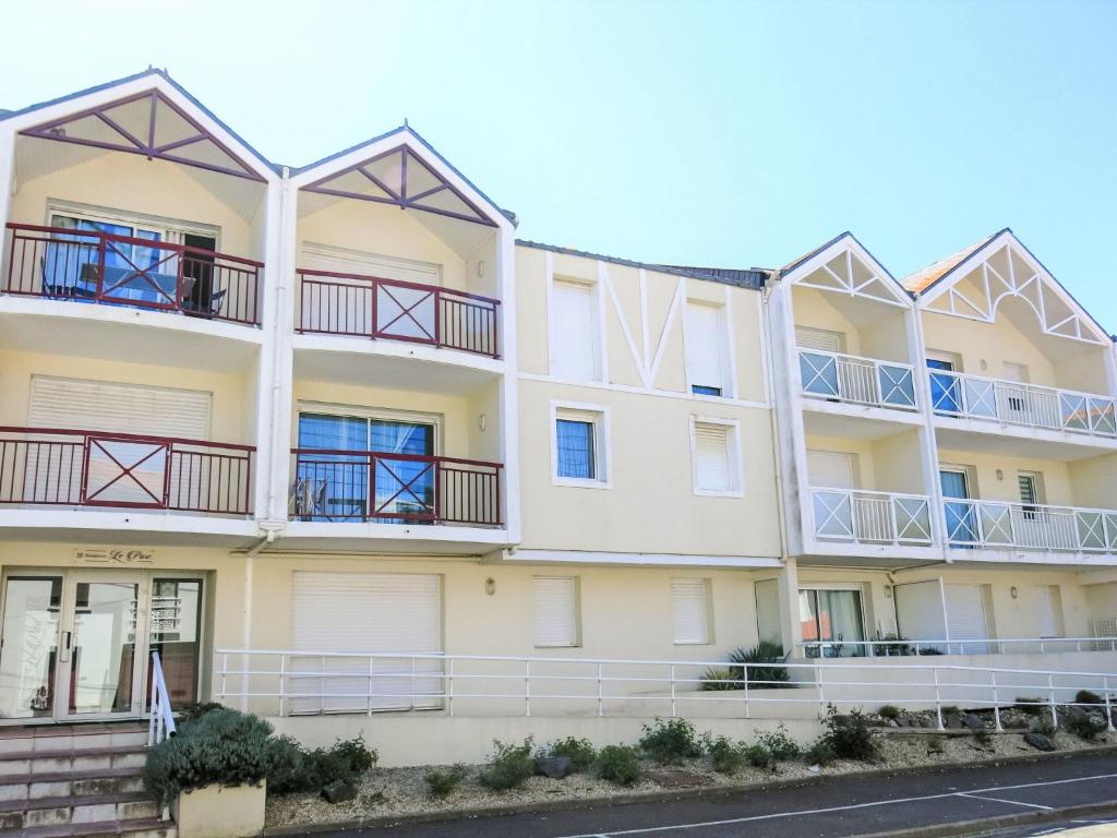 Apartment Bosquets 2 pièces balcon by Interhome - 2