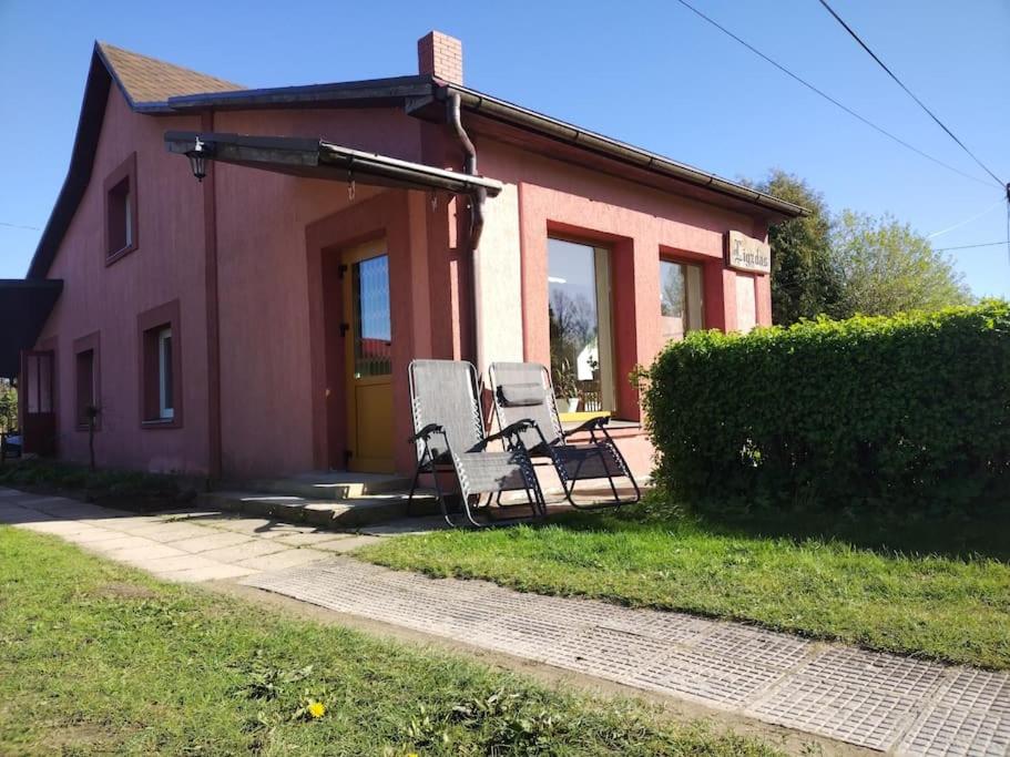 Ligzdas, Valgalciems