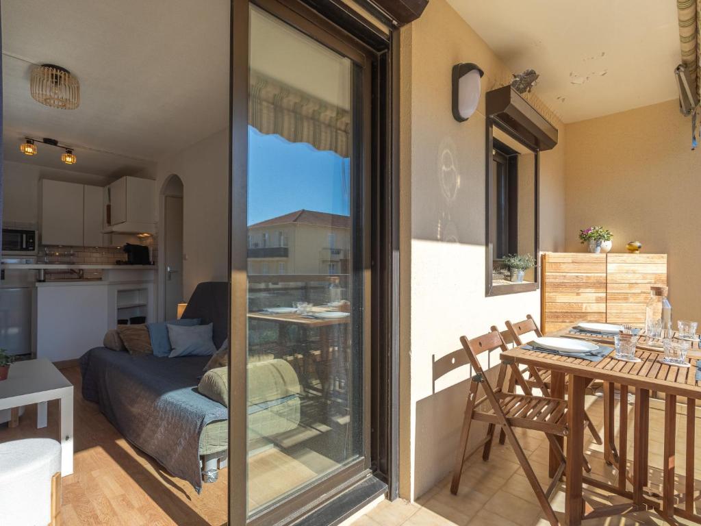 Apartment Saint James-14 by Interhome - 2