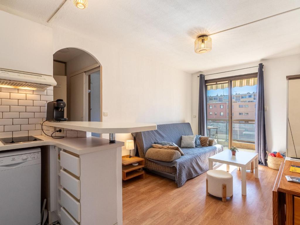 Apartment Saint James-14 by Interhome - 5