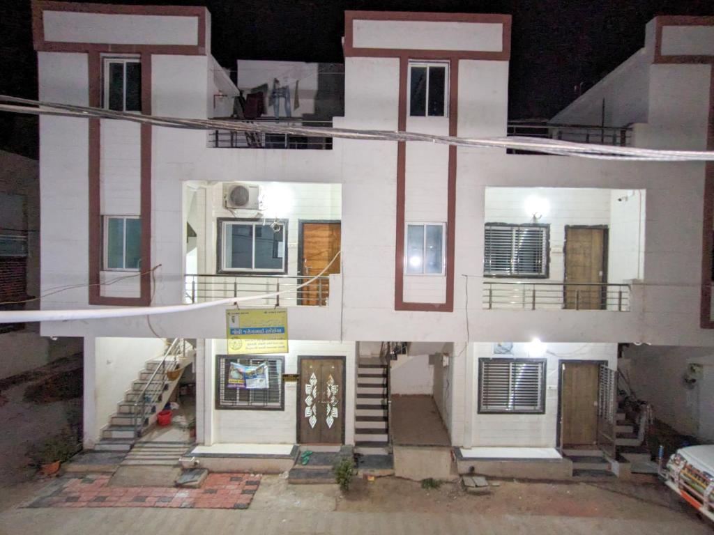 Veer Homestay, Garudeshwar