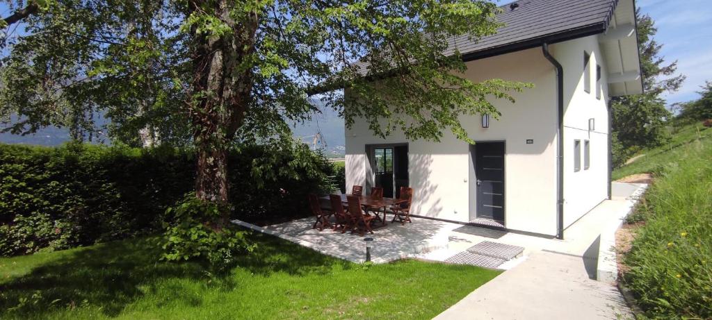 Pretty new and comfortable house between towns and lakes - 2
