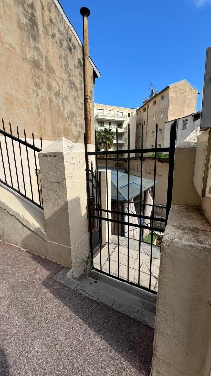 MONACO CENTRAL DUPLEX, 8 Sleeps BnbRickeys - 2