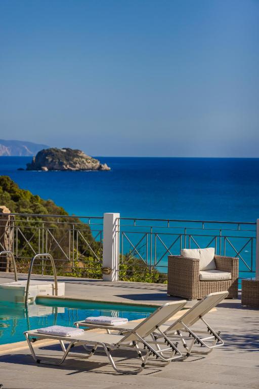 Costa Avithos, Svoronata