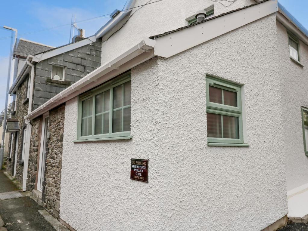 1 Penporth, Rhayader