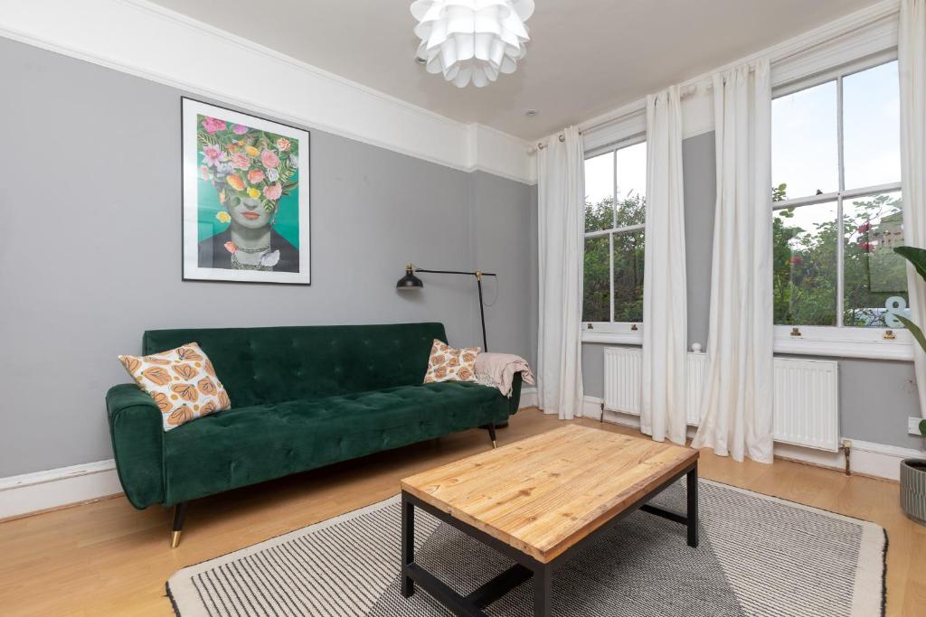 2 Bed Apartment in Sydenham, London, Forest Hill
