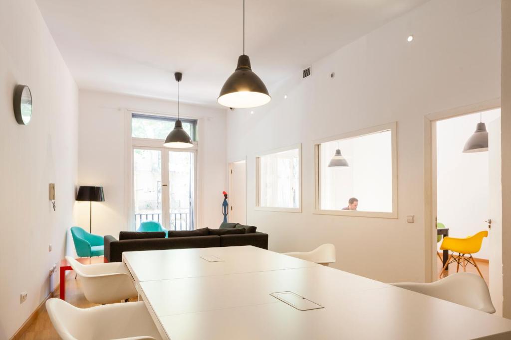 Ramblas Apartments - 4